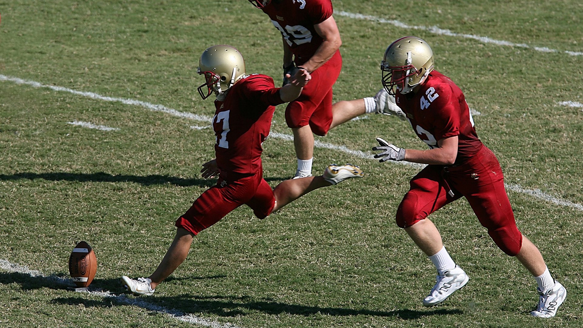 开云APP-绿茵场外的卢卡库时刻，当NBA季后赛之夜响起足球英雄的号角