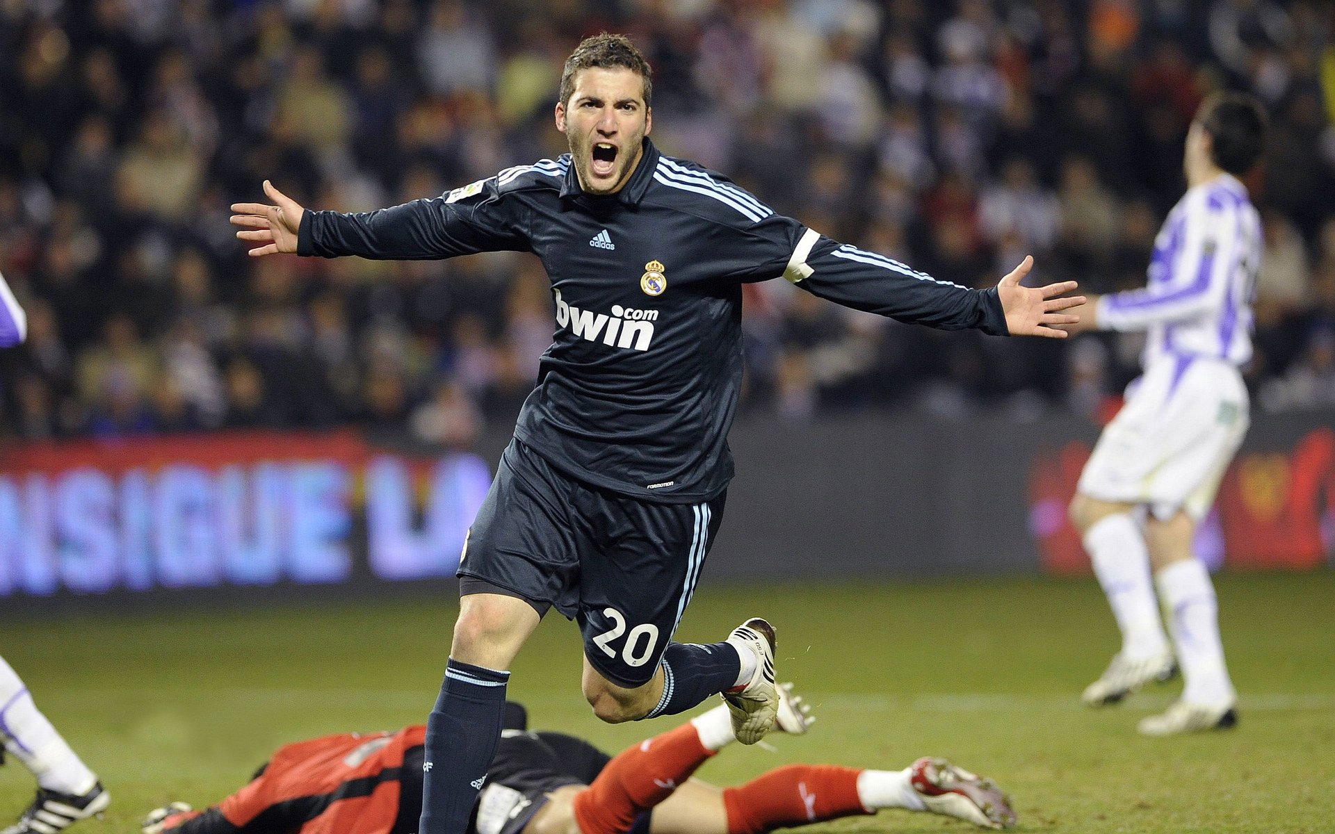 世界杯2026-德甲争冠战之夜，利拉德关键节点连续得分，跨越时空的关键先生密码